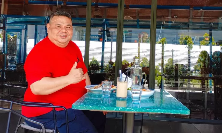 Makan Siang di Wheels Coffee Roasters Juanda Bandung: Weekday, Tapi Ramainya Seperti Weekend