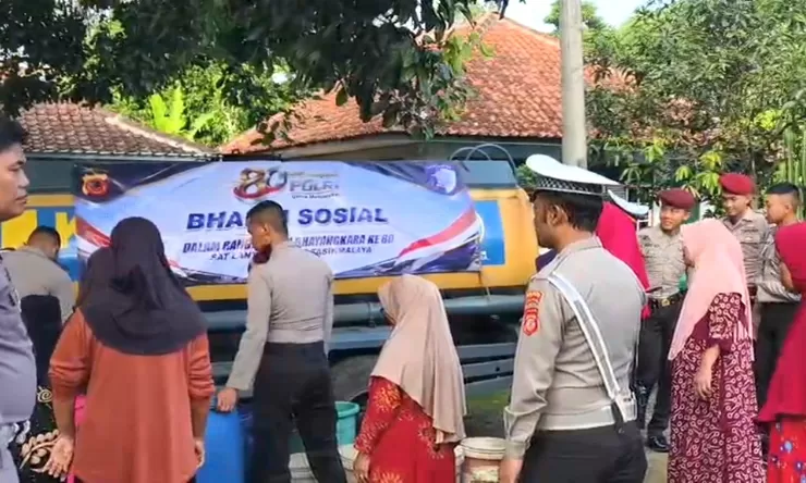 Polres Tasikmalaya Hadir untuk Warga Pasirbenying, Air Bersih dan Sembako Disalurkan