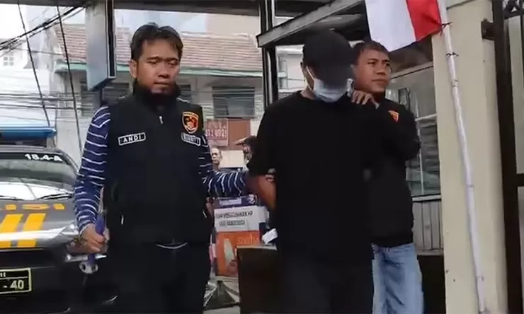 Viral Preman Kiaracondong Bandung Sabet Warga Pakai Pedang, Polisi Ungkap Motif Utang Rp150 Ribu