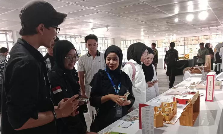 PREDICTIVE Exhibition Vol. 3 UPI Tasikmalaya Pamerkan Karya Internasional, Limbah Disulap Jadi Produk Kreatif