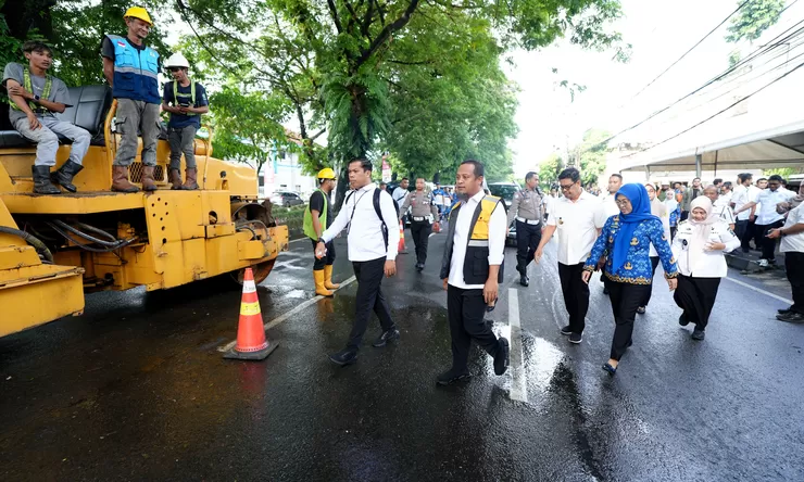 Dimulai dari Hertasning, Gubernur Sulsel Resmi Bangun Jalan Paket 1 MYC 2025-2027