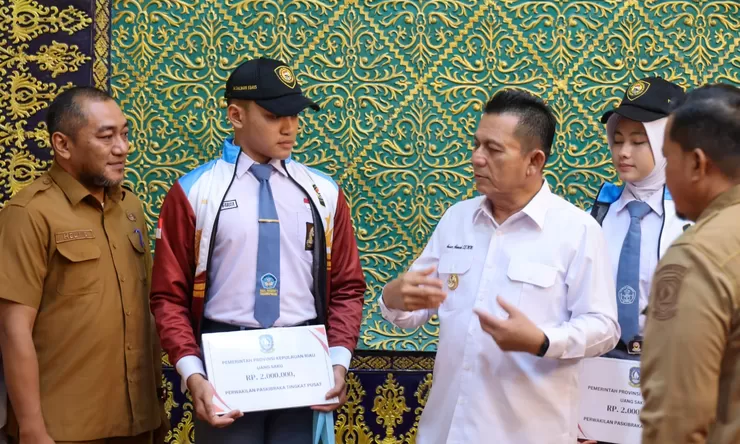Kebanggaan Daerah, Dua Putra-Putri Terbaik Kepri Berangkat Mengharumkan Nama di Tingkat Nasional