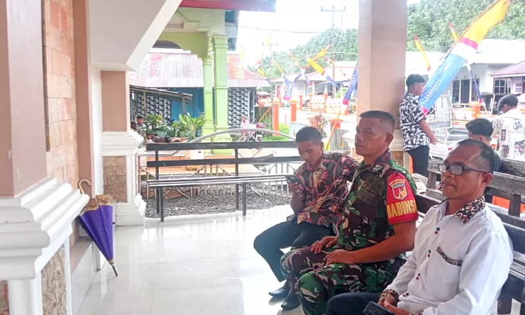 Babinsa Serka Alprit Tuwongkesong Hadir dan Ikuti Ibadah Bersama Warga Desa Binaan, Pererat Persatuan dan Kerukunan