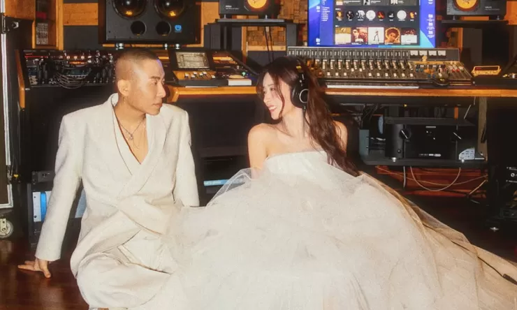 Yoon Bomi Apink dan Produser Rado Resmi Menikah