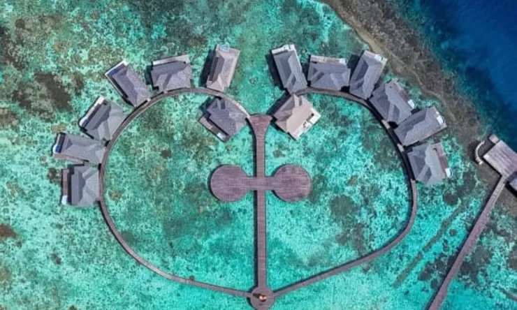 Tak Perlu ke Maldives! Liburan Tropis di Tengah Laut Bisa Kamu Nikmati di Mega Resort Karimunjawa, Cek Lokasinya