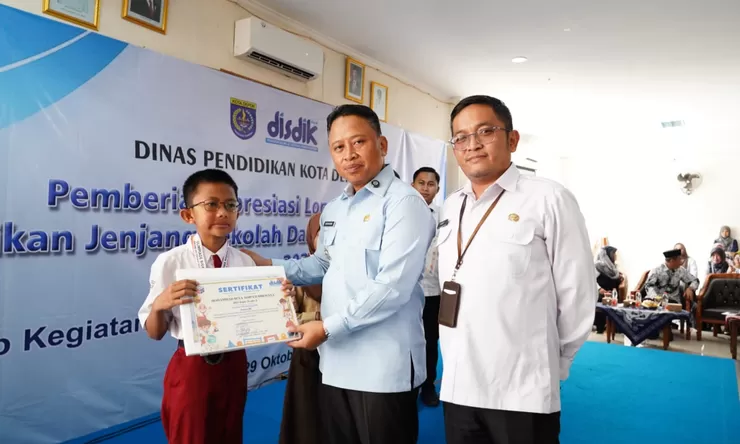 313 Siswa SD Berprestasi Terima Penghargaan, Begini Pesan Walikota Depok
