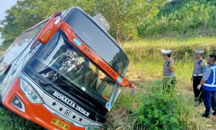 Tewaskan 7 Orang, Begini Kronologi Kecelakaan Bus Rosalia Indah di Jalan Tol Batang - Semarang