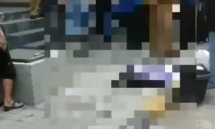 Wanita Paruh Baya Ditemukan Tewas Tergeletak di Halaman Parkir Glodok Plaza, Diduga Nekat Bunuh Diri dengan Lompat dari Lantai Lima