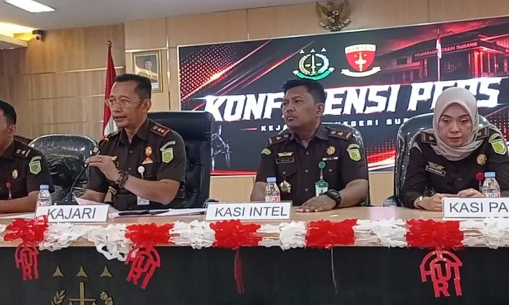 Mafia pupuk subsidi di Subang mulai dibongkar, Kejari geledah 3 lokasi dan sita dokumen penting