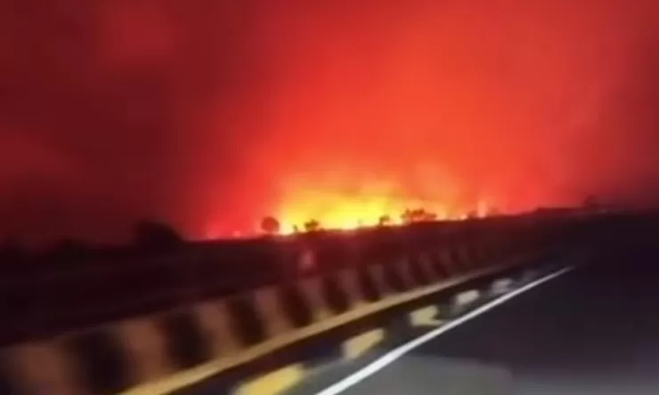 Langit merah membara karena api, kebakaran besar melanda tumbang nusa Kalteng