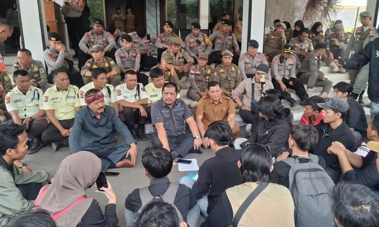 BEM Subang desak evaluasi MBG dan perbaikan sekolah, beasiswa satu desa satu sarjana disorot