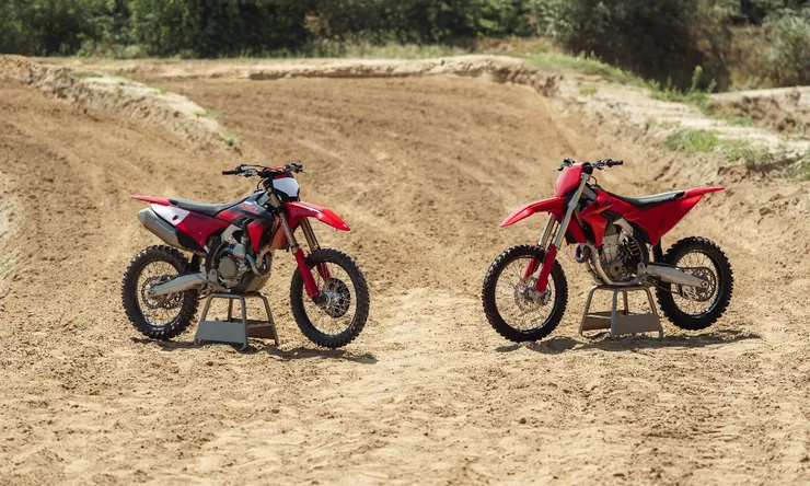 Menjajal racikan garang Ducati Desmo450 MX dan Factory, rajanya motocross berdaya 63,5 HP!