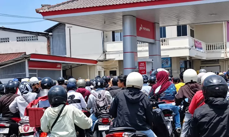 Target Pemulihan BBM Bali Belum Merata, Antrean SPBU Masih Terjadi