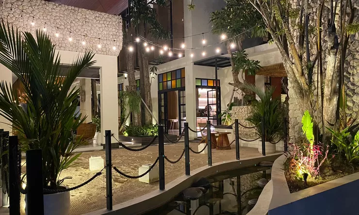 Mau Dessert Di Sekitaran Seminyak dan Petitenget? Datang ke White Stone, Tempat Asik Buat Hidangan Penutup!