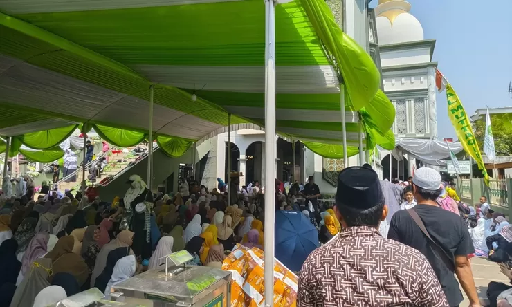Kisah Mbah Ru'yat Kaliwungu: Mahaguru Para Ulama Nusantara yang Diramaikan Ribuan Warga dan Santri Saat Haul Akbar
