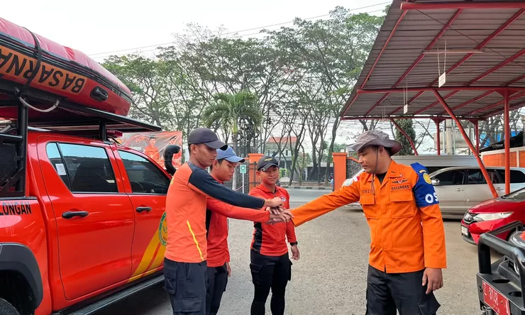 Nelayan Diduga Terjatuh di Perairan Sindangbarang, Basarnas Bandung Kerahkan Tim SAR