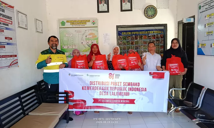 PT SCM dan Kontraktor Dukung Semarak HUT RI ke-81 dengan Berbagi di Wilayah Lingkar Tambang