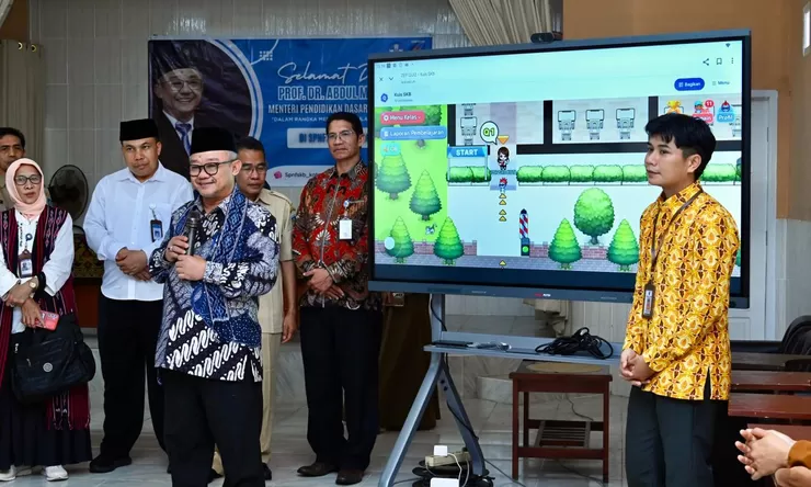 Papan Tulis Interaktif Disorot Dunia: Indonesia Bertransformasi ke Pendidikan Digital Modern