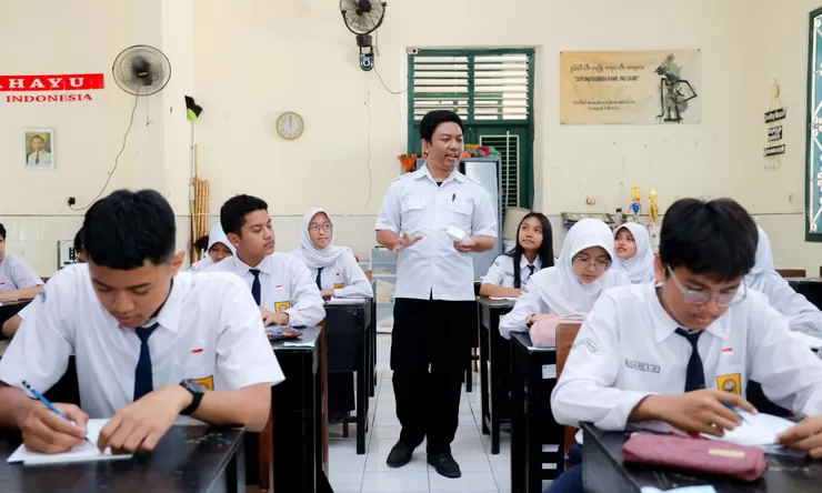 Kabar Baik! Mulai 2027 Guru Honorer Boleh Digaji Pakai BOS, Bisa Ikut Tes CPNS dan PPPK