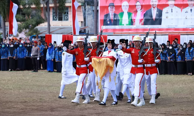 Berikut 7 Petugas Pengibar Bendera HUT RI ke-81 Bulukumba, Ini Asal Sekolahnya