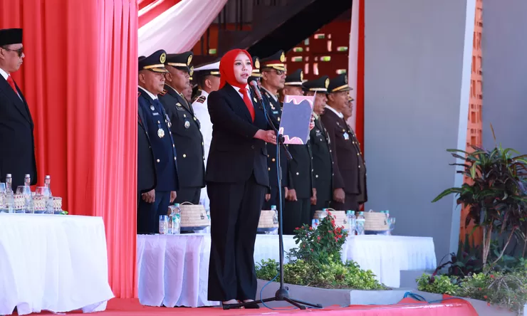 Ketua DPRD Bulukumba Umy Asyiatun Khadijah Bacakan Teks Proklamasi HUT RI ke-81