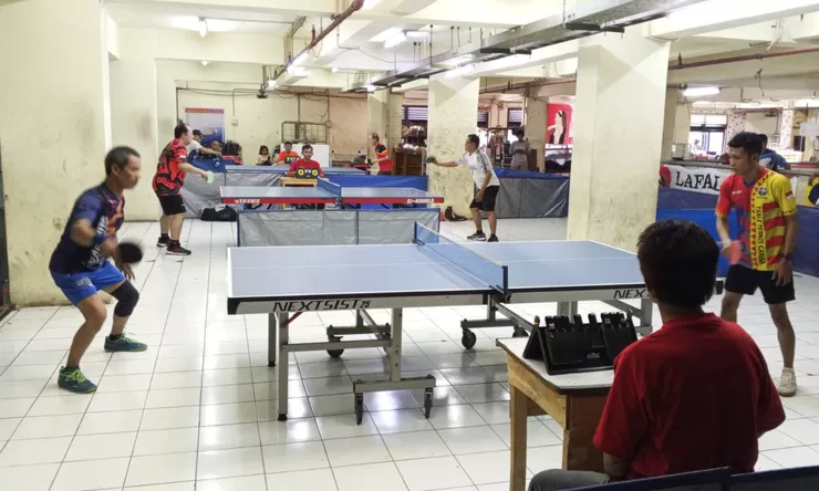 Hari Pertama Turnamen Tenis Meja Lokbin Cup 2026, H Erick dan Susi Kuasai Divisi 10 dan 9