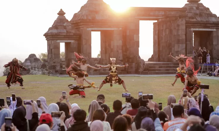 IDM Hadirkan Liburan Nyaman Penuh Makna Pada Momen Liburan Sekolah di Candi Prambanan & Keraton Ratu Boko