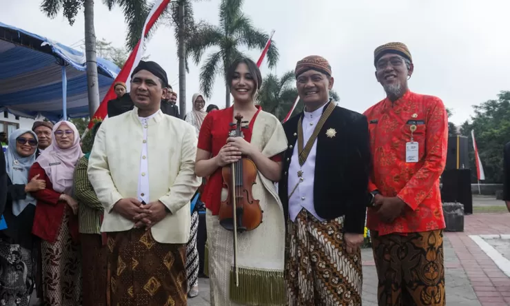 Suara Emas Keturunan WR Soepratman Bikin Merinding di HUT ke-81 Provinsi Jateng