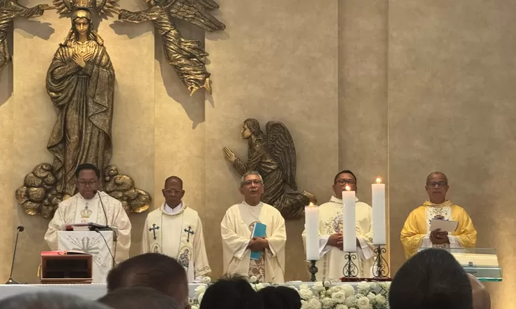 Pastor Vinsensius Adi Prasojo Pr Pimpin Misa HUT Ke-16 Gereja Katolik Santa Maria Regina Bintaro Jaya