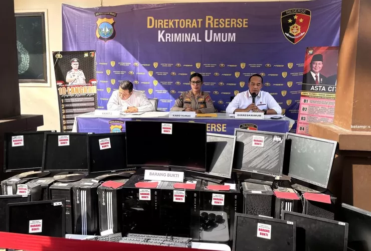 Ribuan Akun Judi Online Dikendalikan dari Rumah di Batam, Dua Pelaku Ditangkap Polda Kepri