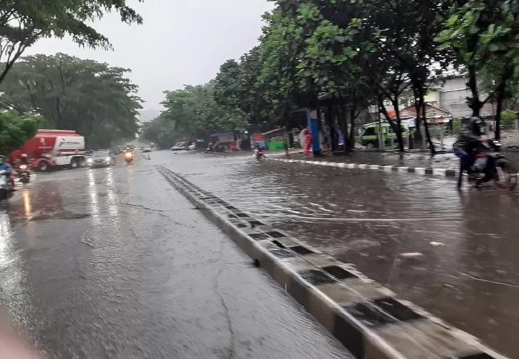 Bandung Diguyur Hujan Lebat, Gedebage Banjir - Ayo Bandung