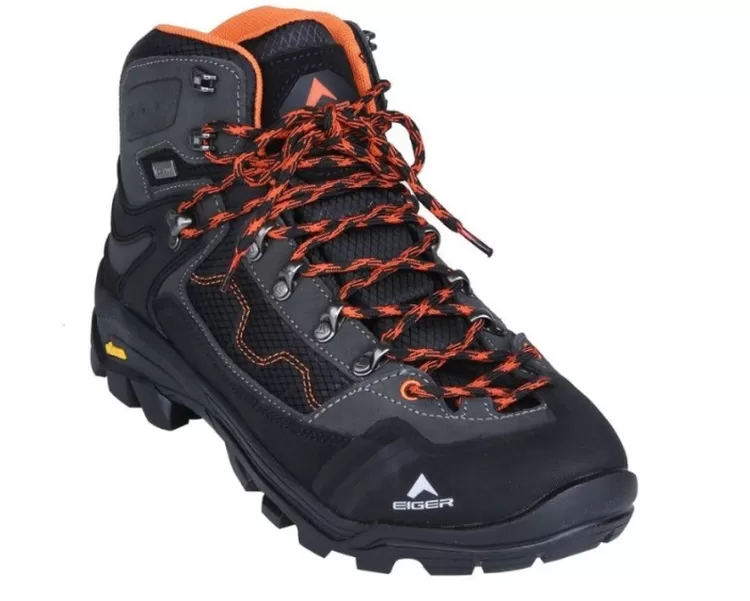 Rekomendasi sepatu gunung, salah satunya Sepatu Gunung Eiger Boot Pollock.