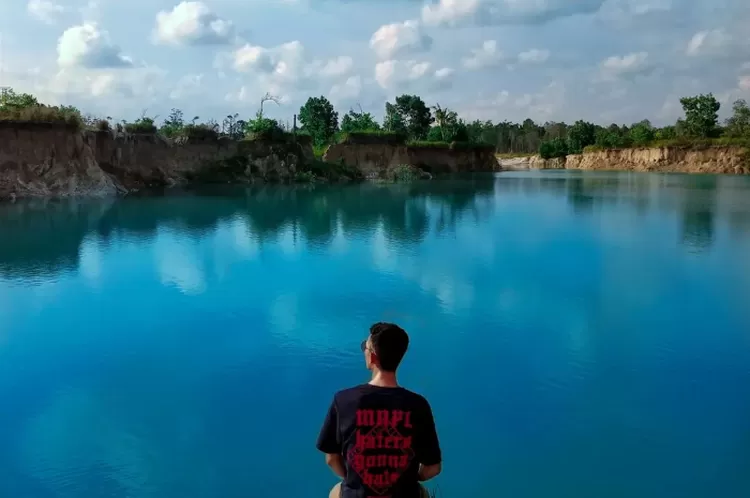 Danau Biru Singkawang