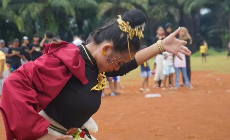 Asal Usul Dan Sejarah Tari Jaipong Kesenian Tradisional Asli Jawa Barat Bogor Prime 6167