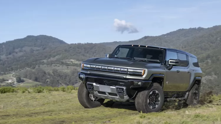 7 Fakta Menarik SUV GMC Hummer EV 2024