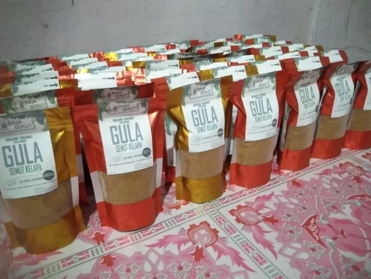 Mengintip Cara Membuat Gula Semut Penopang Ekonomi Warga Desa Kubu