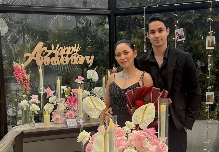 Momen Rachel Vennya dan kekasihnya, Salim Nauderer saat merayakan Anniversary ke-2 tahun pacaran mereka.