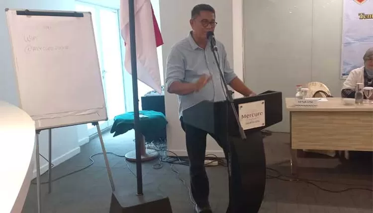 Ketua Dprd Kota Padang, Syafrial Kani Memberi Sambutan.