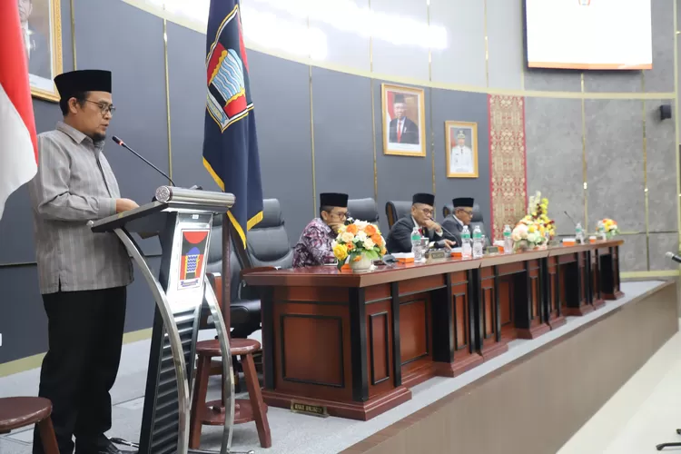 Resmita dan Khairul Karohan Dilantik Sebagai PAW DPRD Kota Padang