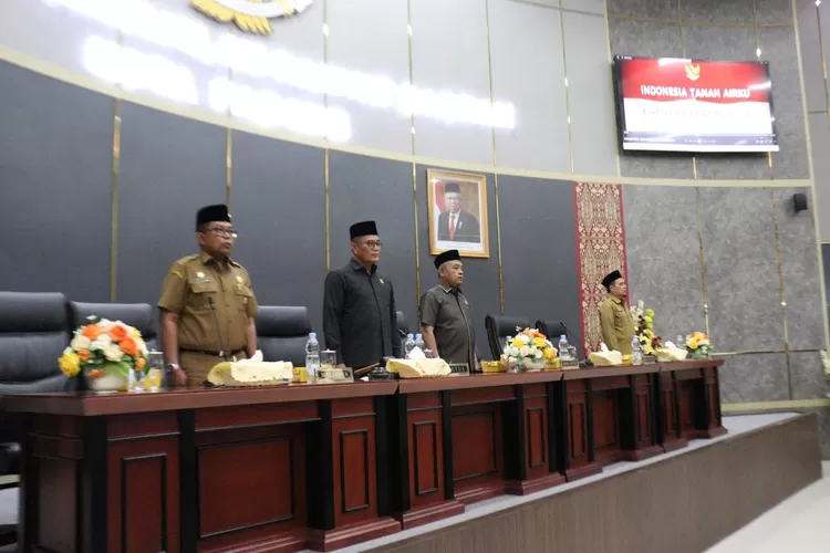 Pimpinan Sidang Paripurna DPRD Kota Padang