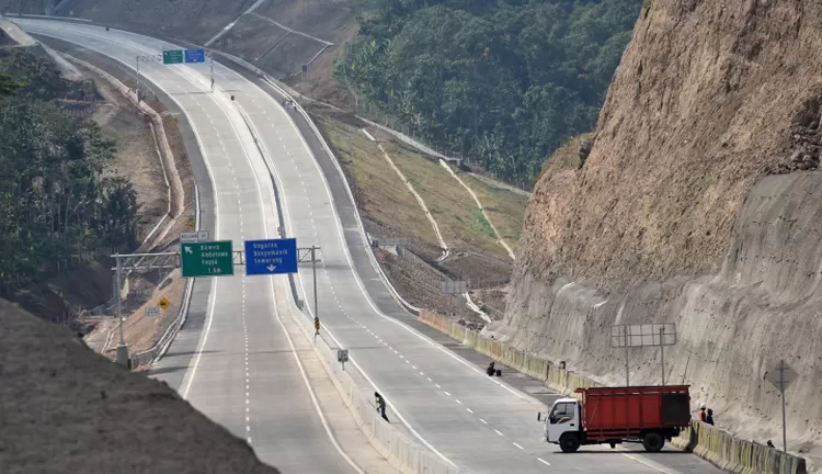 Daftar 5 Jalan Tol Baru di Luar Jawa yang Panoramanya Sangat Indah Seperti Permadani yang Digelar. Nomor. 1 Jadi Ikon Baru di Sumatera Barat