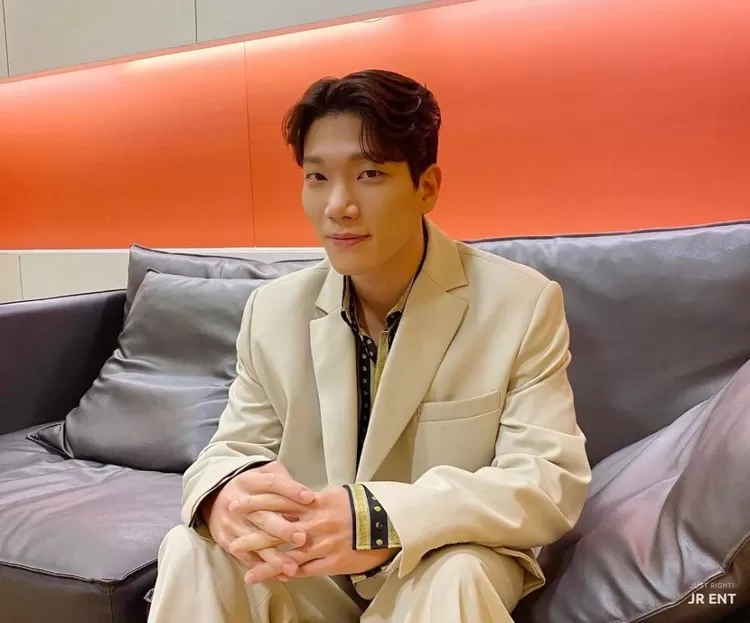 Kim Kyung Nam: Menorehkan Nama dalam Peran Utama