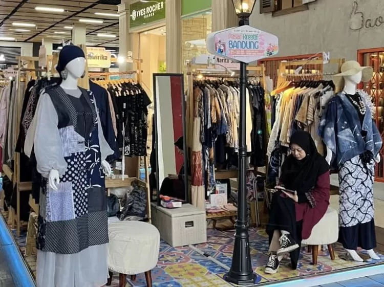sukses di Pasar Kreatif 2024 PVJ Mal Bandung! Pelaku UMKM bangga dengan peningkatan omzet dan eksposur produk.