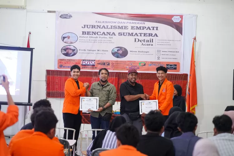 seminar fotografi jurnalistik bertema &ldquo;Pesan di Balik Lensa: Jurnalisme Empati Bencana Sumatera&rdquo; yang digelar Sekolah Tinggi Ilmu Komunikasi Pembangunan (STIKP) Medan