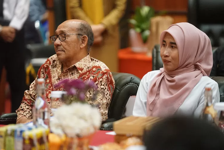 Dua tokoh inspiratif Metropolitan Award 2025 saat diundang Bupati Bogor Rudy Susmanto ke Pendopo Bupati, Cibinong, Senin, 15 September 2025.