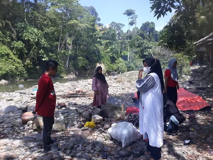Pengunjung Wisata Permandian Alam Tamboke Luwu Utara Membludak