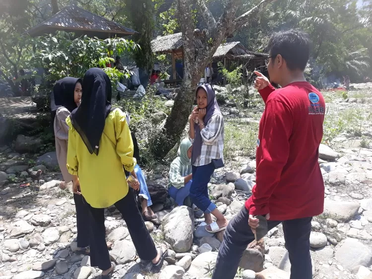 Pengunjung Wisata Permandian Alam Tamboke Luwu Utara Membludak