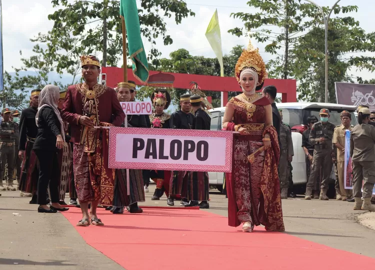 acara Hari Jadi Ke-756 Tana Luwu (HJL) dan Peringatan Ke-78 Hari Perlawanan Rakyat Luwu (HPRL), Selasa (23/1/2023), di Stadion Andi Hasan Opu To Hatta, Malili, kabupaten Luwu Timur.