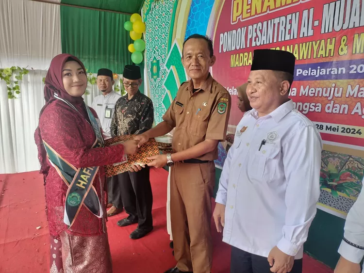 Penamatan 81 Santri Ponpes Al-Mujahidin DDI Masamba di Luwu Utara