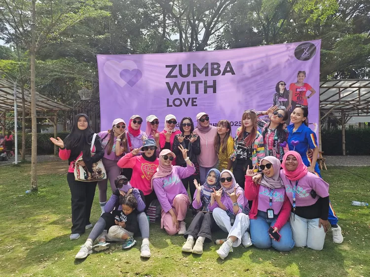 Acara Zumba Party With love bersama Zahira Studio